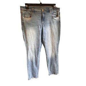 American Eagle super skinny 16 short light wash stretch